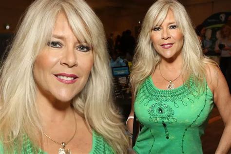 samantha fox bikini|Lookin At Girlzz: Samantha Fox is 53 See What She Looks Like。